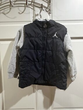 Jordan Black Puffer Vest with Gray Sleeve Hoodie Size 4